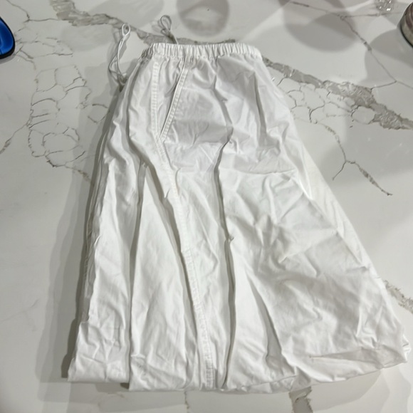 Divided white cargo pants - Picture 2 of 3